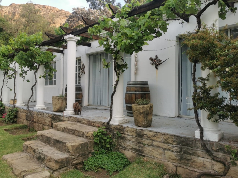 9 Bedroom Property for Sale in Lady Grey Eastern Cape